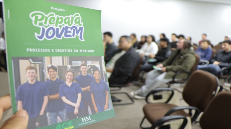 Notícia: Projeto Prepara Jovem forma mais de 40 participantes em capacitação gratuita promovida pela ACE Suzano